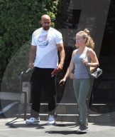 PEOPLE - Kendra Wilkinson und Hank Baskett gehen zum BBQ auf die Wood Ranch