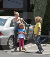 PEOPLE - Kendra Wilkinson und Hank Baskett gehen zum BBQ auf die Wood Ranch