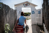 FEATURE - In Maccarese darf der Hund mit an den Strand