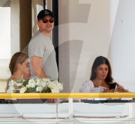PEOPLE - Leo DiCaprio und Camilla Morrone auf der Yacht vor St-Tropez