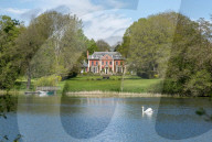 FEATURE - Ehemaliges lettischen Exilanten Heim und Turberkulose Krankenhaus steht zum Verkauf 