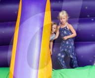 PEOPLE - Royal Cousinen Isla Phillips und Mia Grace Tindall am Magic Millions Festival in Gatcombe