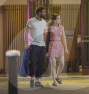 EXKLUSIV - Tom Bateman und Daisy Ridley turtel nachts in London