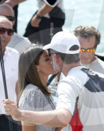 PEOPLE - Küsschen Küsschen: Felipe und Letizia im Royal Nautical Club in Palma de Mallorca