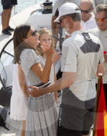 PEOPLE - Küsschen Küsschen: Felipe und Letizia im Royal Nautical Club in Palma de Mallorca