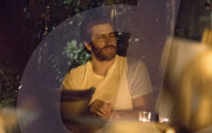EXKLUSIV -  Jake Gyllenhaal isst ganz alleine sein Dinner