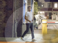 EXKLUSIV -  Jake Gyllenhaal isst ganz alleine sein Dinner