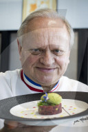 PEOPLE - Joel Robuchon ist im Alter von 73 Jahren gestorben