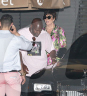 PEOPLE - Kris Jenner und Corey Gamble gehen zum Dinner ins Nobu mit Tommy und Dee Hilfiger