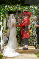 FEATURE - Piratenhochzeit! Captain Jack Sparrow Fan heiratet seine Freundin Sarah