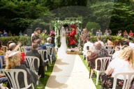 FEATURE - Piratenhochzeit! Captain Jack Sparrow Fan heiratet seine Freundin Sarah