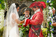 FEATURE - Piratenhochzeit! Captain Jack Sparrow Fan heiratet seine Freundin Sarah