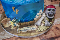 FEATURE - Piratenhochzeit! Captain Jack Sparrow Fan heiratet seine Freundin Sarah
