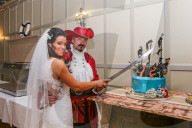 FEATURE - Piratenhochzeit! Captain Jack Sparrow Fan heiratet seine Freundin Sarah