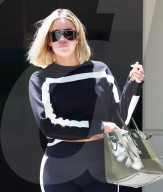 PEOPLE -  Black & White: Khloe Kardashian auf dem Weg ins Gym