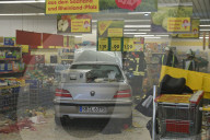 NEWS - 92-Jähriger fährt in Eschberg mit einem Auto in einen Supermarkt