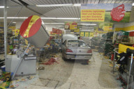 NEWS - 92-Jähriger fährt in Eschberg mit einem Auto in einen Supermarkt