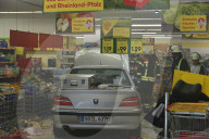 NEWS - 92-Jähriger fährt in Eschberg mit einem Auto in einen Supermarkt