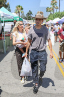 PEOPLE - Ashlee Simpson besucht mit der Familie den Bauernmarkt in L.A.