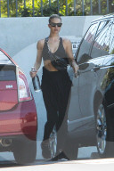 PEOPLE - Rosie Huntington Whitely auf dem Weg ins Gym