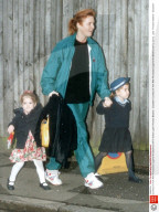 PEOPLE - Zu Eugenies Hochzeit: Kinderfotos der Prinzessin