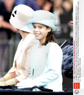 PEOPLE - Zu Eugenies Hochzeit: Kinderfotos der Prinzessin