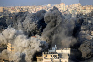 NEWS - Israel fliegt Luftangriffe im Gazastreifen 