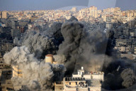 NEWS - Israel fliegt Luftangriffe im Gazastreifen 