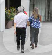 EXKLUSIV - Dustin Hoffman mit Lisa Stronger in Brentwood unterwegs