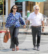 EXKLUSIV - Dustin Hoffman mit Lisa Stronger in Brentwood unterwegs