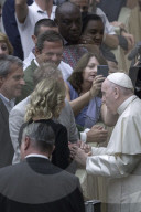PEOPLE - Vatikan: Sting mit Trudie Styler zu Besuch beim Papst