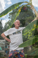 FEATURE - Nach 10 Jahren: Bananenpflanze trägt erste Früchte