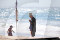 PEOPLE - Pink und Carey Hart turteln an der Bondi Beach