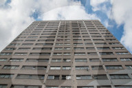 NEWS - London Attentat: Britische Polizei durchsucht eine Wohnung im Brinklow Tower in Birminghham