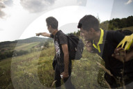 NEWS - Flüchtlinge versuchen kroatische Grenze zu erreichen