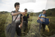 NEWS - Flüchtlinge versuchen kroatische Grenze zu erreichen