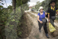NEWS - Flüchtlinge versuchen kroatische Grenze zu erreichen