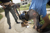 NEWS - Flüchtlinge versuchen kroatische Grenze zu erreichen