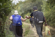 NEWS - Flüchtlinge versuchen kroatische Grenze zu erreichen