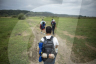 NEWS - Flüchtlinge versuchen kroatische Grenze zu erreichen