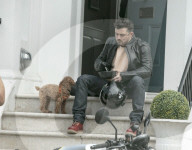 EXKLUSIV - Rock ’n’ Roll bei Orlando Bloom auf dem Set