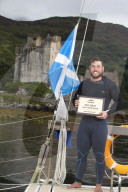 FEATURE - Weltrekord nach 74 Tagen im Wasser: Ross Edgley vollendet seinen Versuch vor dem schottischen Festland