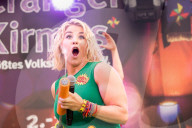 PEOPLE - Beatrice Egli singt auf der Cranger Kirmes in Herne