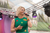 PEOPLE - Beatrice Egli singt auf der Cranger Kirmes in Herne