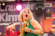 PEOPLE - Beatrice Egli singt auf der Cranger Kirmes in Herne