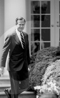 NEWS - George H.W. Bush Retro