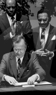 NEWS - George H.W. Bush Retro