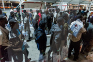 NEWS - Spanien: Gerettete Flüchtlinge in Motril 