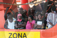 NEWS - Spanien: Gerettete Flüchtlinge in Motril 