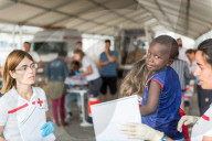 NEWS - Spanien: Gerettete Flüchtlinge in Motril 